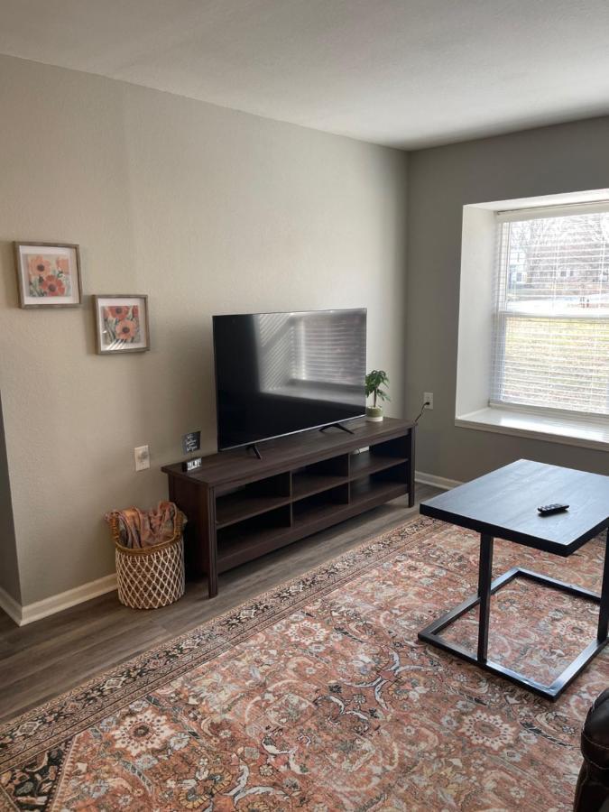 The Deannie Apt #6 - Simple And Homey 2Bd W/ Wifi Hamilton Luaran gambar